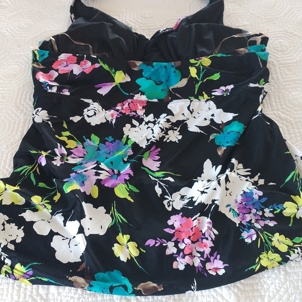 It Figures Halterkini Floral Swim Top Bust Builder 14 - Picture 10 of 15